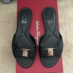 Used Ferragamo jelly slippers